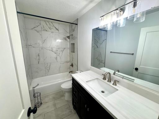 Main level bath