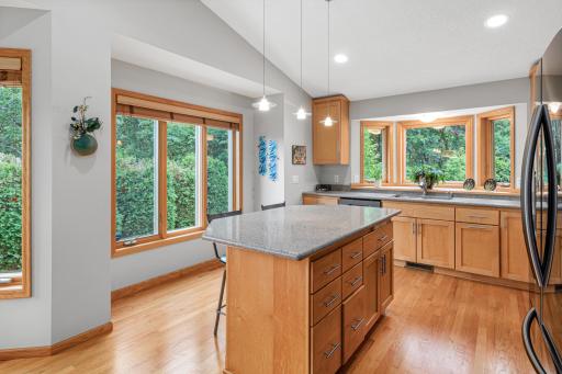 Center island perfect for gathering and entertaining.