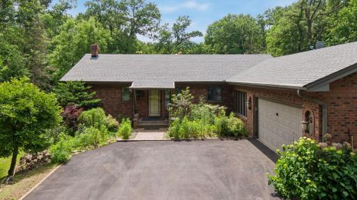 9825 Brent Avenue, Inver Grove Heights, MN 55077