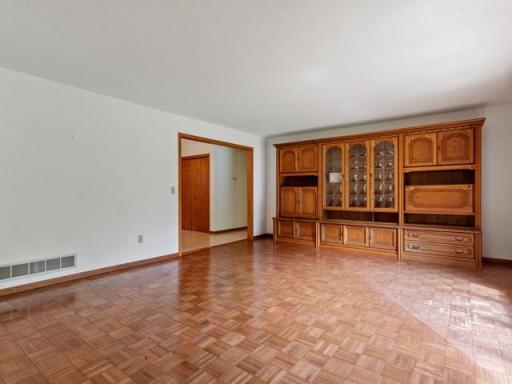 9825 Brent Avenue, Inver Grove Heights, MN 55077