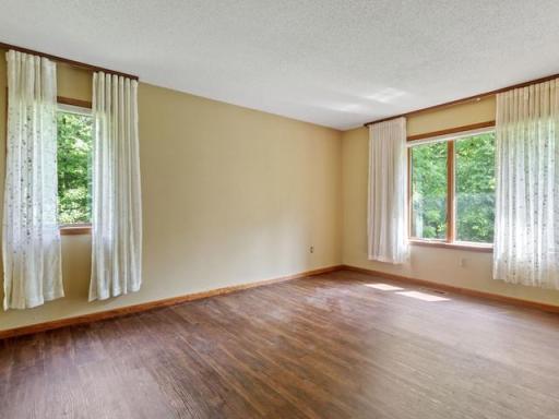 9825 Brent Avenue, Inver Grove Heights, MN 55077