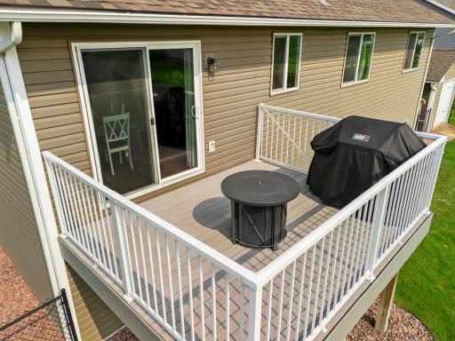 10 x 12 Composite Deck with gate and stairs