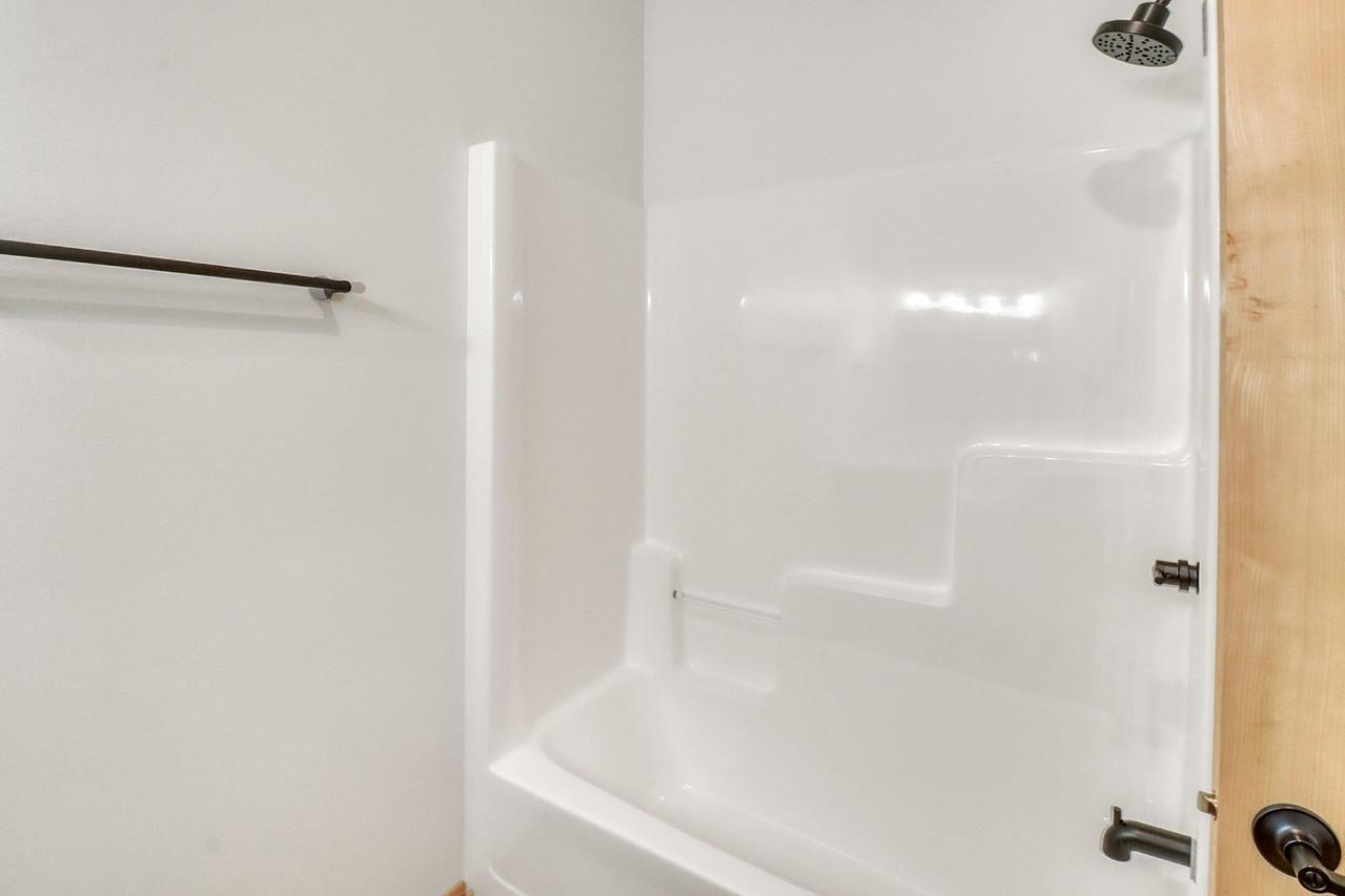 Bathroom1_2-g.jpg