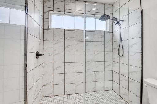 215 Emma Court, Mapleton, ND 58059