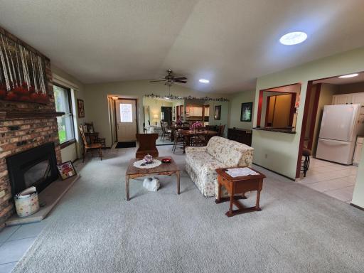 Open floor plan!
