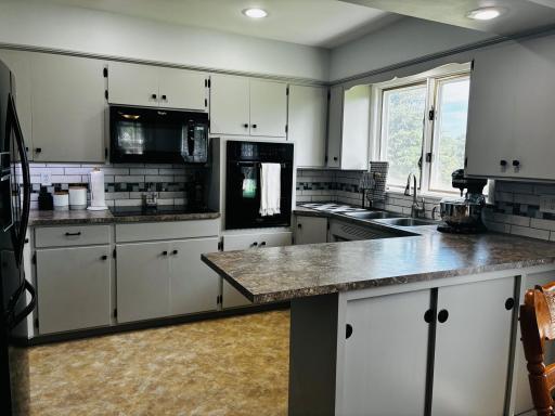 765 Des Moines Drive, Windom, MN 56101