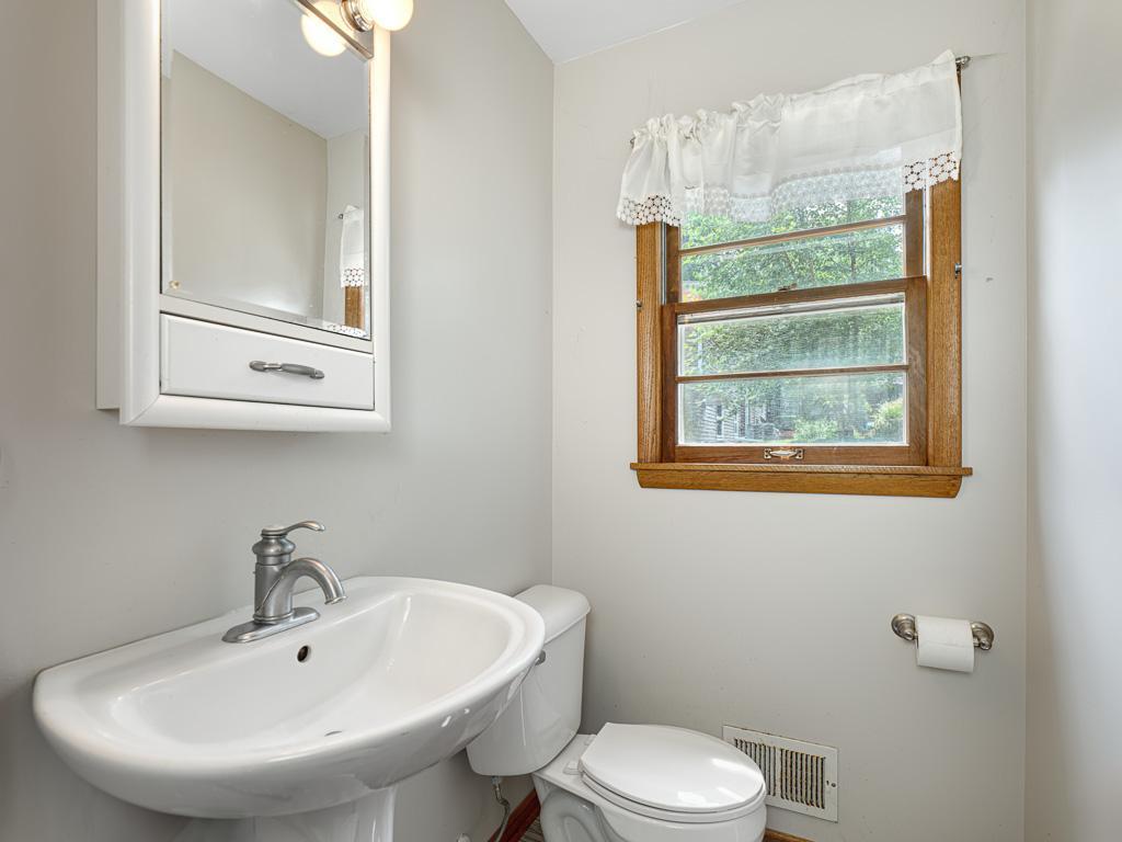 7 - Half Bath.jpg