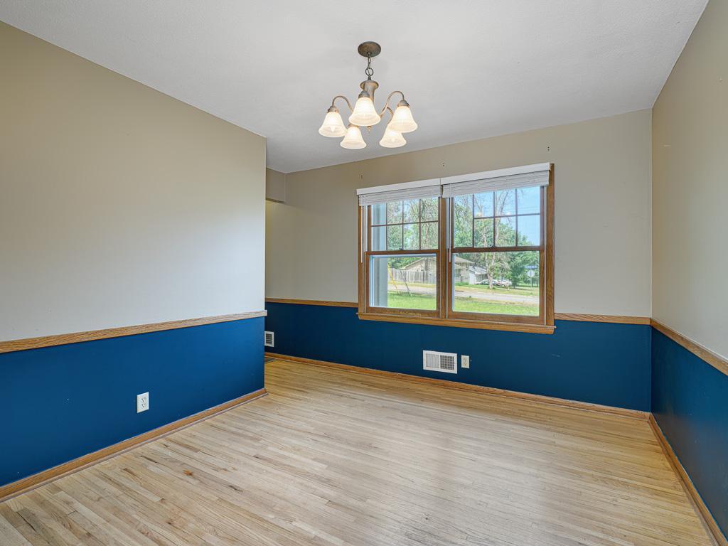 6 - Dining Room.jpg
