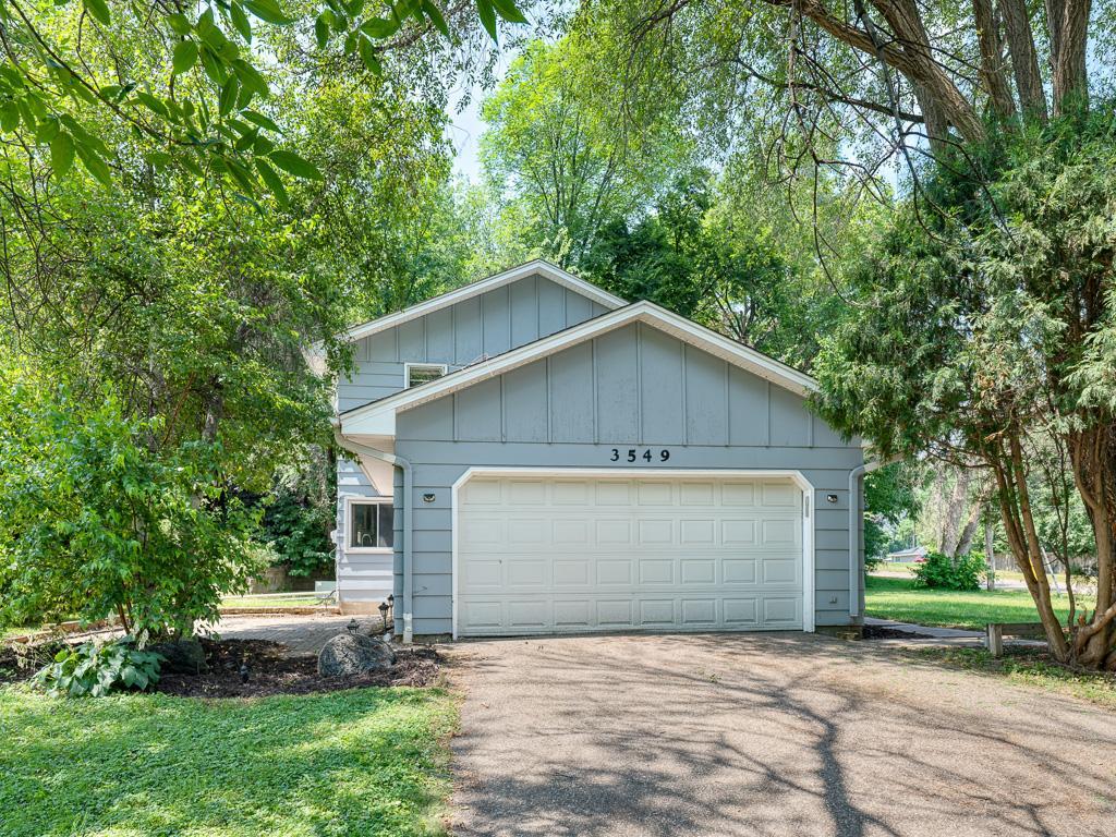 18 - Garage.jpg