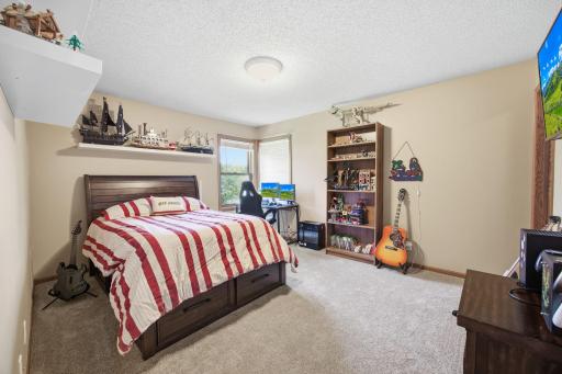 7182 Hidden Valley Pond S, Cottage Grove, MN 55016