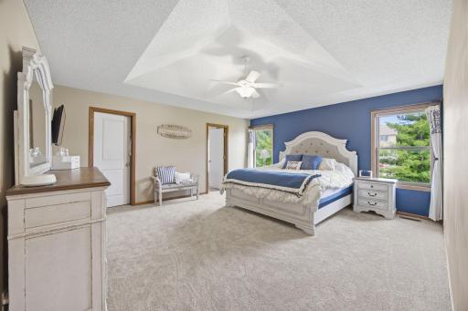 7182 Hidden Valley Pond S, Cottage Grove, MN 55016