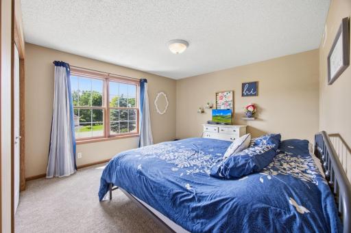 7182 Hidden Valley Pond S, Cottage Grove, MN 55016