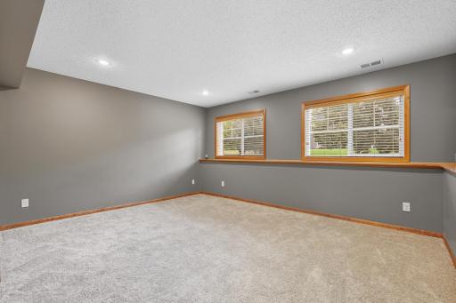 11333 Ivywood Trail, Saint Paul, MN 55129
