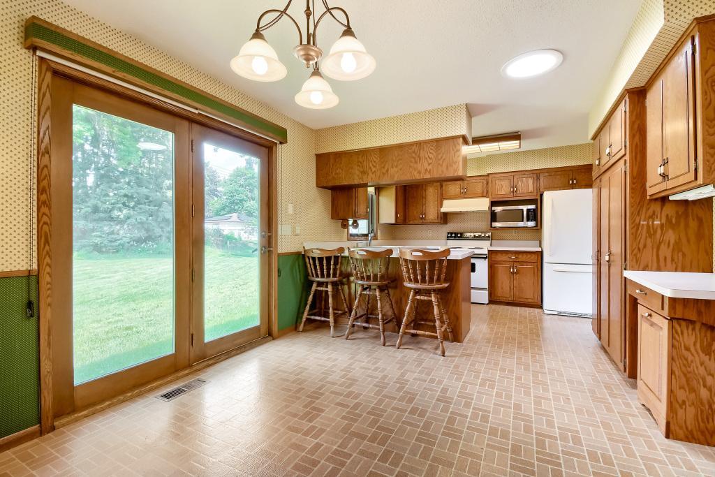 383 Belmont Ln - MLS Sized - 009 - 09 Kitchen.jpg