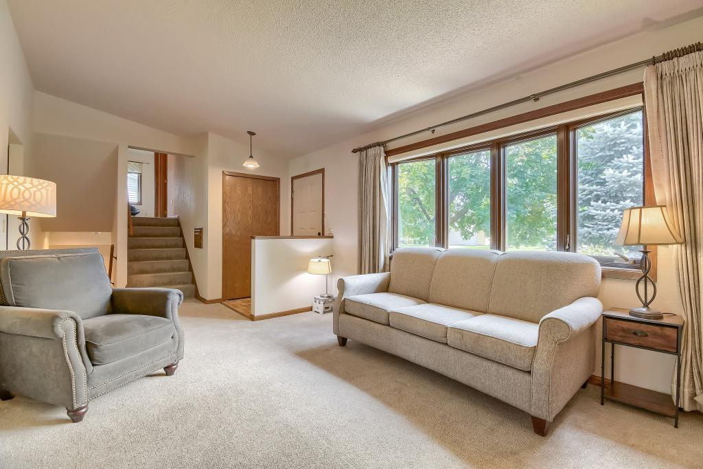 383 Belmont Ln - MLS Sized - 007 - 07 Living Room.jpg