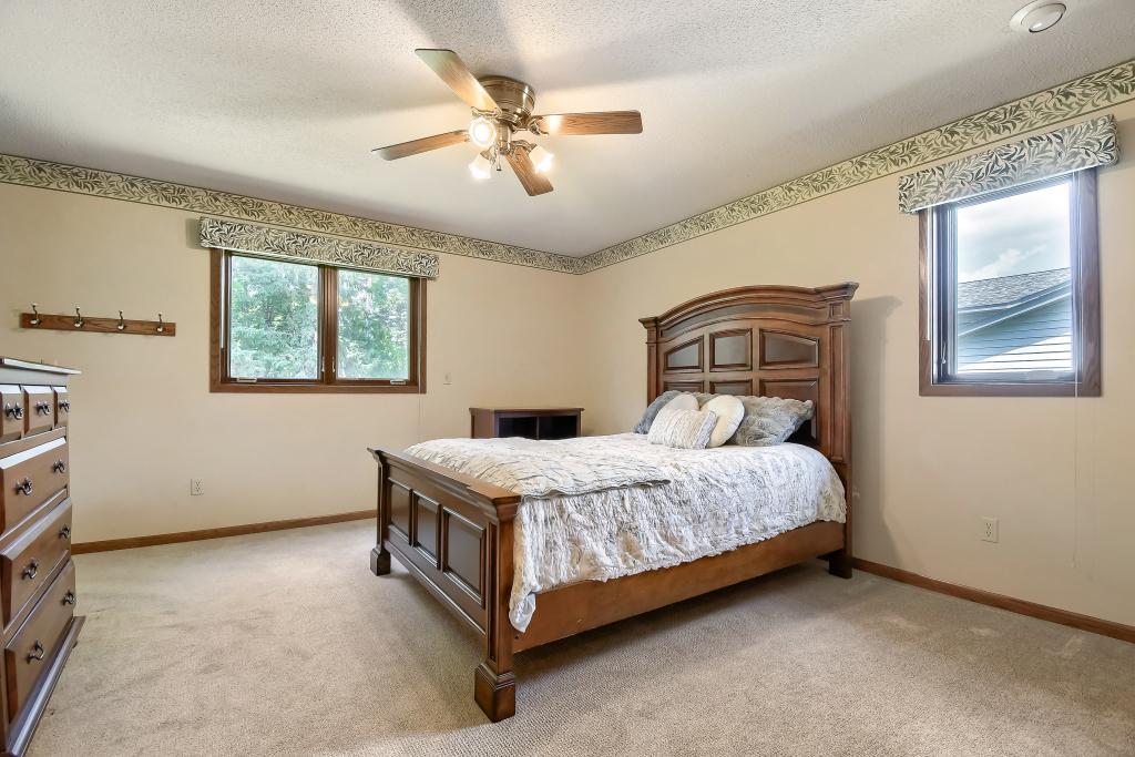 383 Belmont Ln - MLS Sized - 017 - 17 Primary Bedroom.jpg