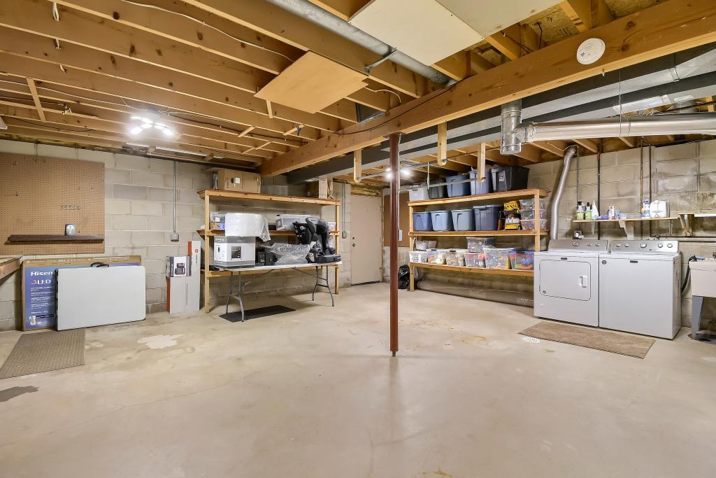383 Belmont Ln - MLS Sized - 025 - 25 Laundry Room.jpg