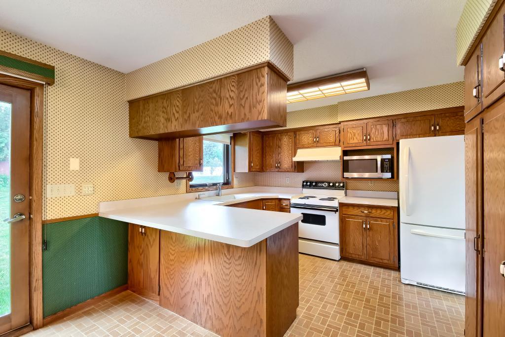 383 Belmont Ln - MLS Sized - 010 - 10 Kitchen.jpg