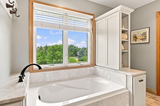 3649 Commonwealth Road, Woodbury, MN 55125