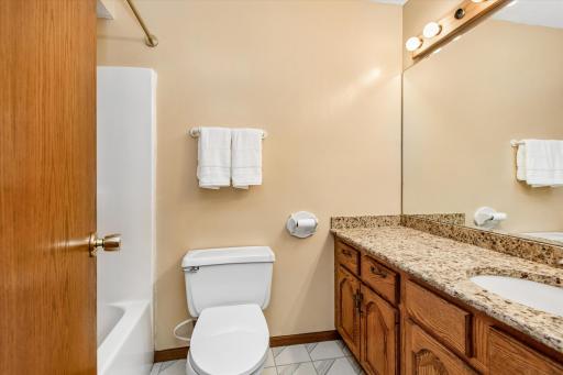 Full Main bathroom