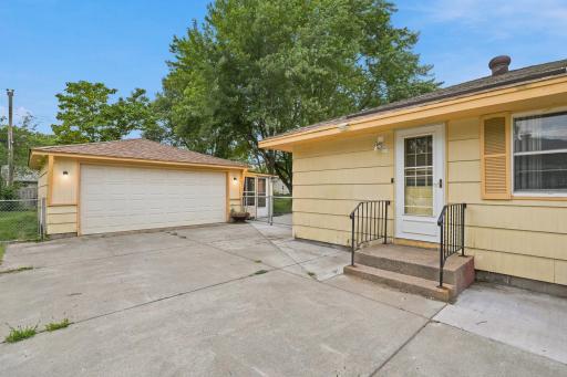 11212 Arrowhead Street NW, Minneapolis, MN 55433
