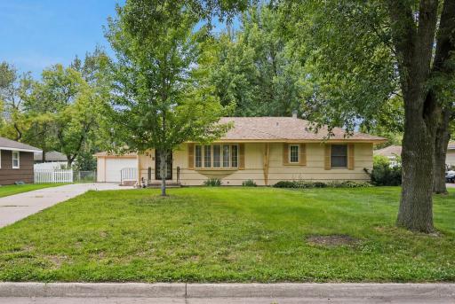 11212 Arrowhead Street NW, Minneapolis, MN 55433