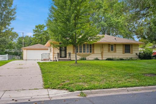 11212 Arrowhead Street NW, Minneapolis, MN 55433