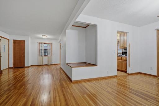 11212 Arrowhead Street NW, Minneapolis, MN 55433