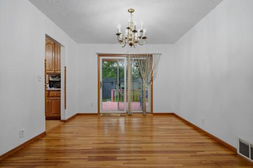 11212 Arrowhead Street NW, Minneapolis, MN 55433
