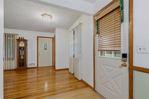 11212 Arrowhead Street NW, Minneapolis, MN 55433