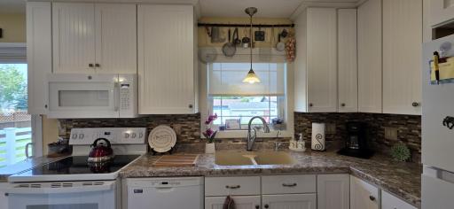923 7th Avenue NW, Valley City, ND 58072