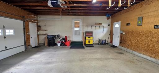 923 7th Avenue NW, Valley City, ND 58072