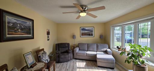 923 7th Avenue NW, Valley City, ND 58072