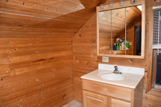 321 Tindolph Avenue N, Thief River Falls, MN 56701