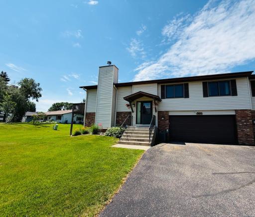 3837 Gershwin Avenue N, Oakdale, MN 55128