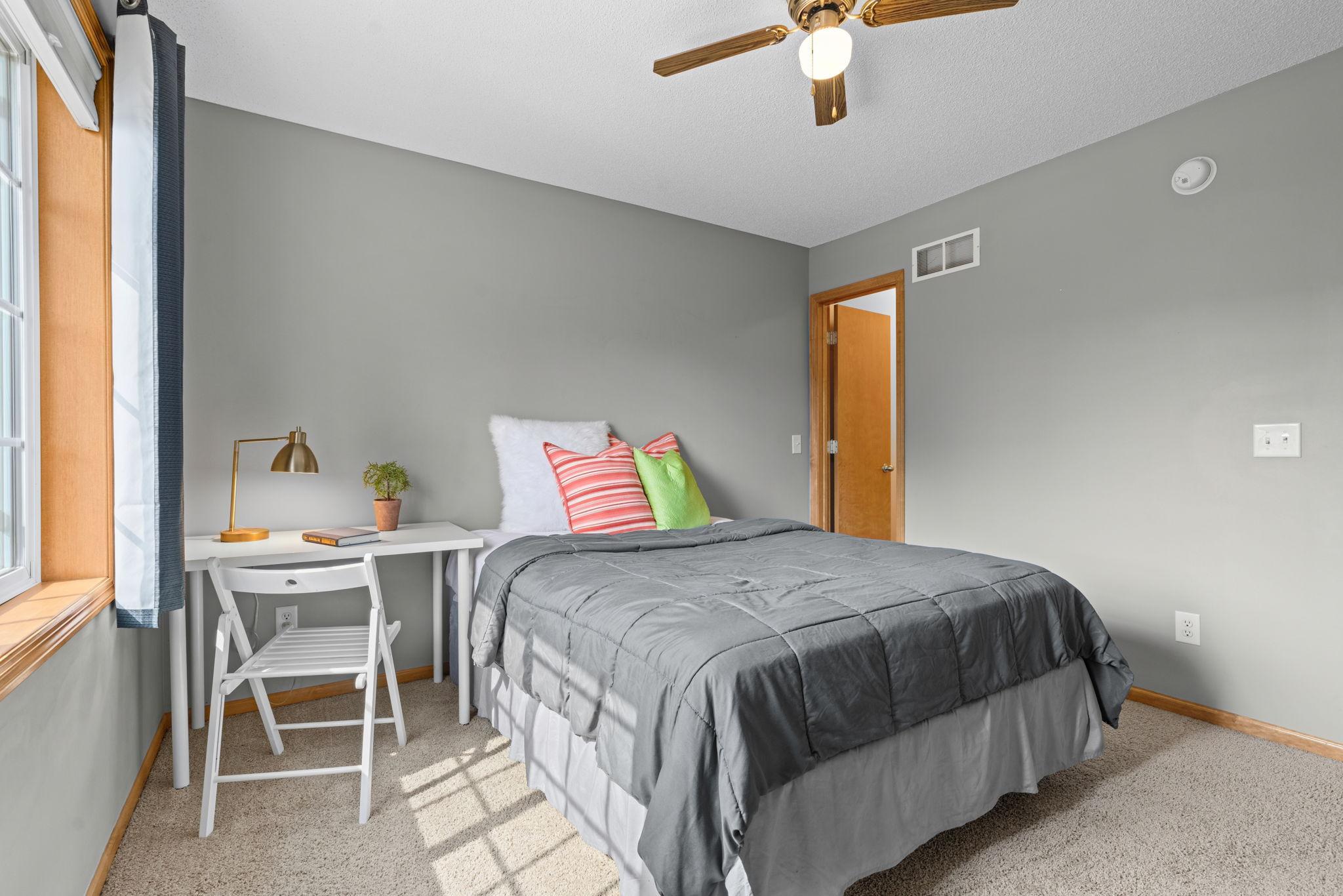 3rd bedroom - angle 2