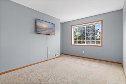 652 Willoughby Way W, Hopkins, MN 55305