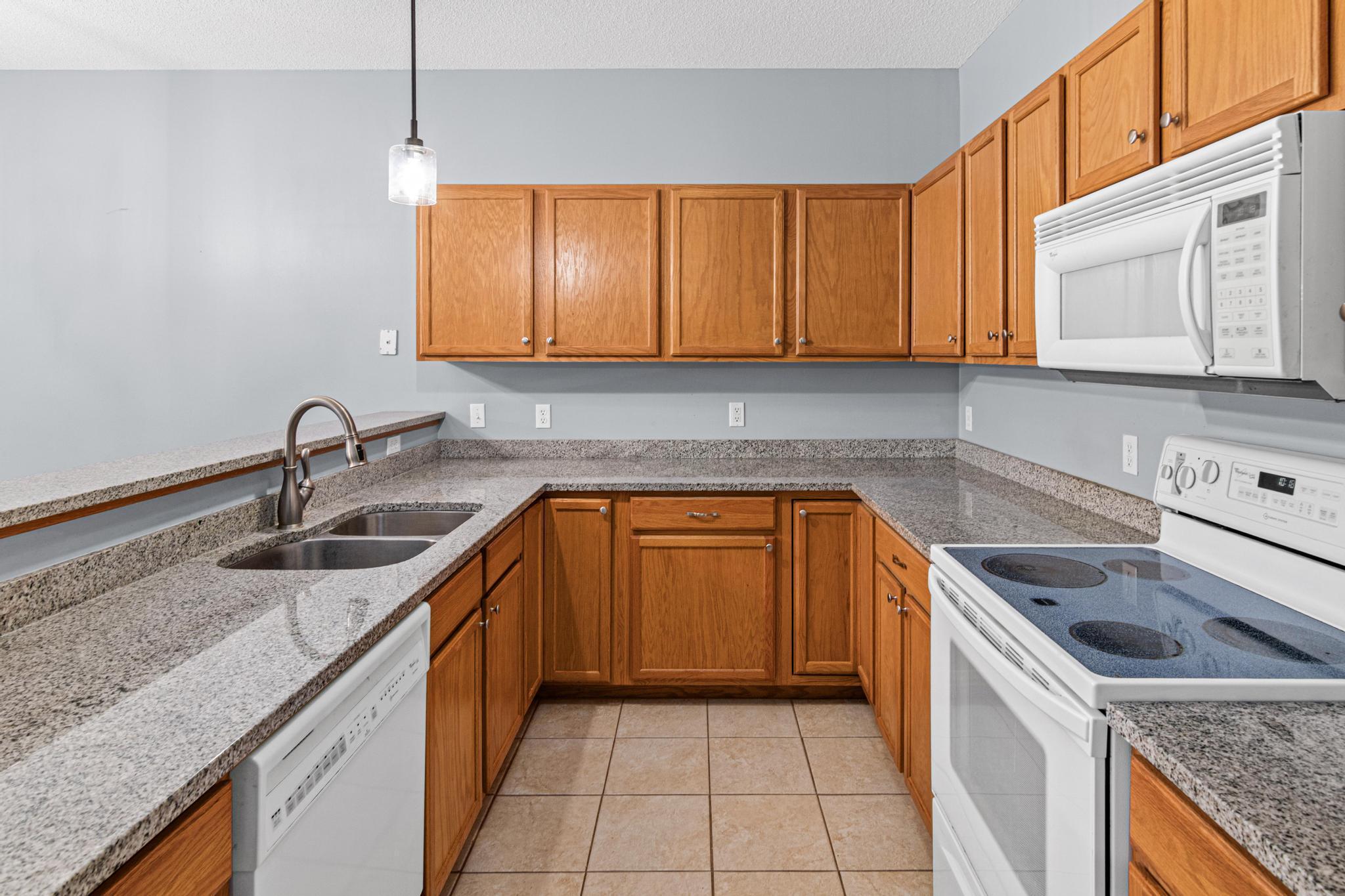 652 Willoughby Way W, Hopkins, MN-6.jpg