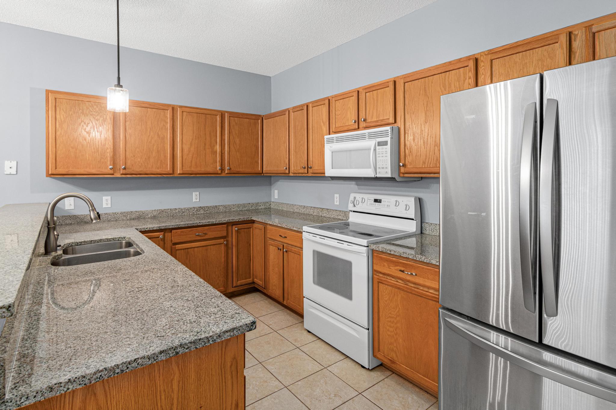 652 Willoughby Way W, Hopkins, MN-5.jpg