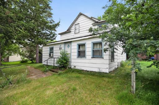 709 9th Street NE, Little Falls, MN 56345