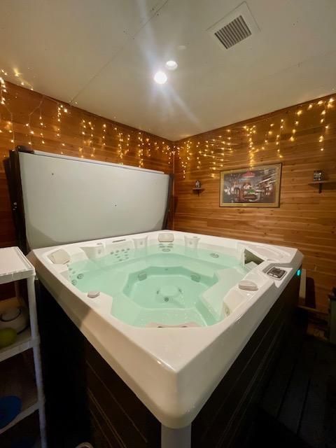 Hot tub