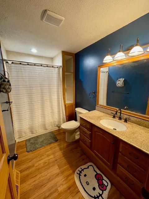 2nd floor full bath