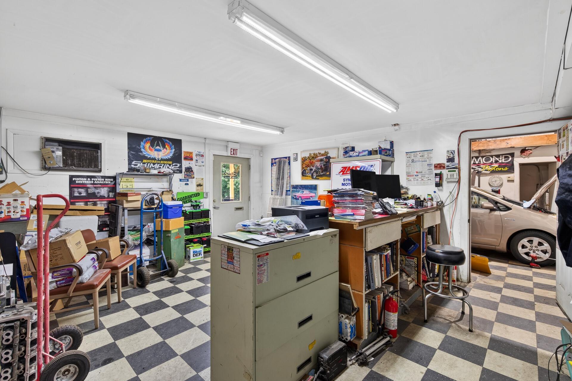 Lobby and access to the repair area of the shop
