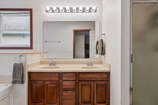 11207 Beechwood Lane, Woodbury, MN 55129