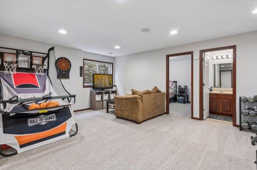 11207 Beechwood Lane, Woodbury, MN 55129