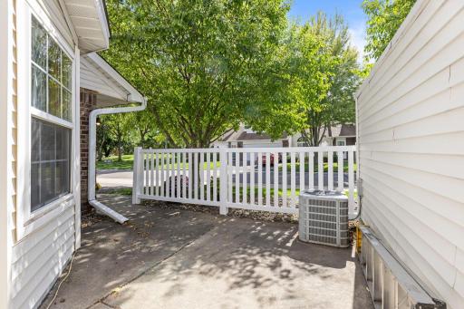 528 Queens Gate, New Brighton, MN 55112
