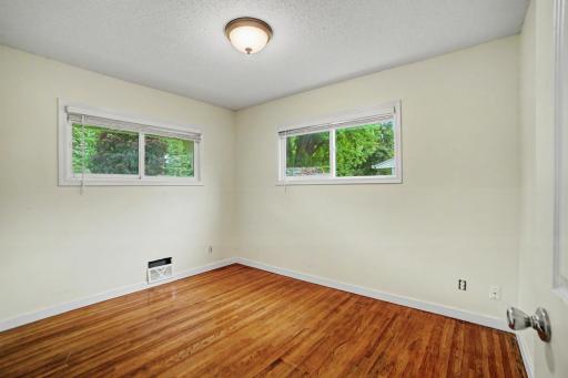 3674 Mcknight Road N, Saint Paul, MN 55110