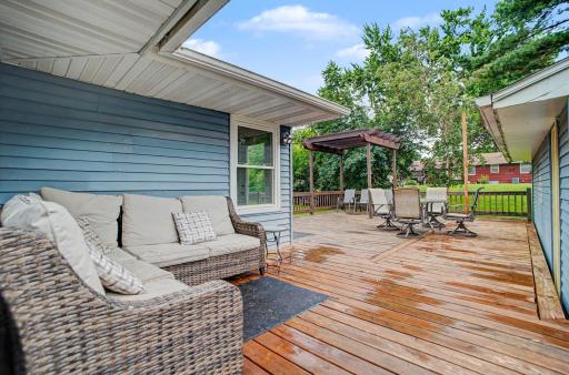 3674 Mcknight Road N, Saint Paul, MN 55110