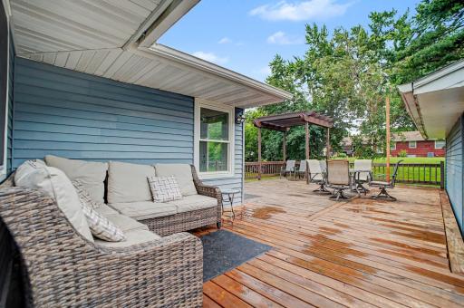 3674 Mcknight Road N, Saint Paul, MN 55110