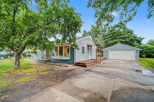 3674 Mcknight Road N, Saint Paul, MN 55110